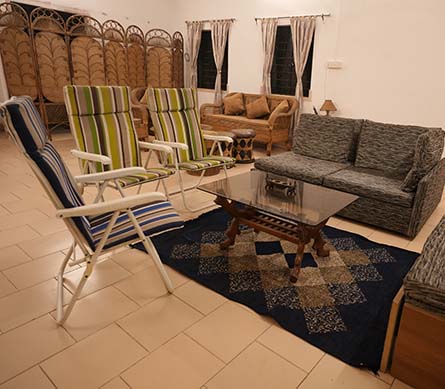 Babbler - A Jungle Resort